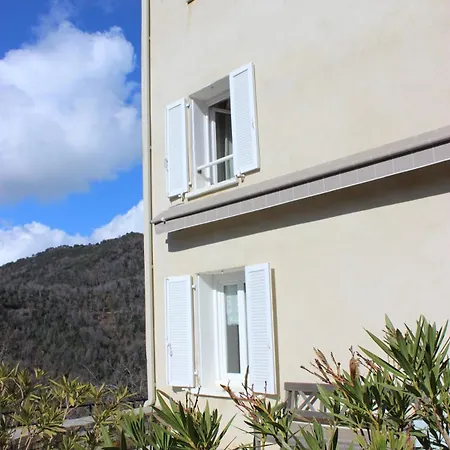 Village House Nyaraló *